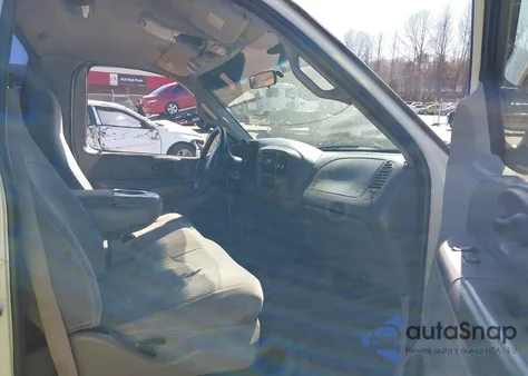 2000 Ford F-150 Work Series/Xl/Xlt from USA, damaged, VIN 1FTRF18W2YNB42014